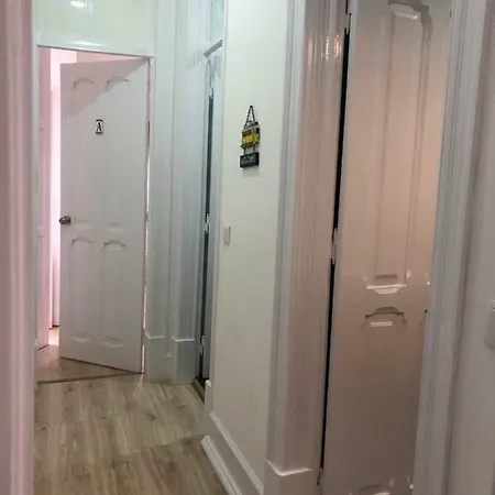 Anjos בית הארחה *